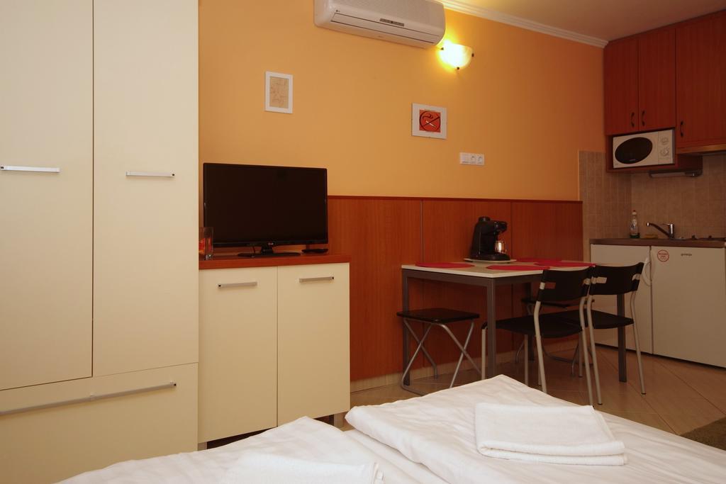 Vararok Apartman Гюла Екстериор снимка